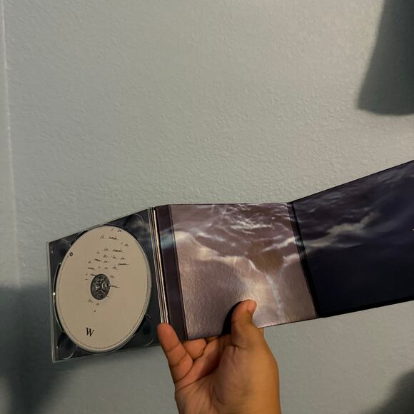 wonder cd by shawn mendes - Picture 4 of 4